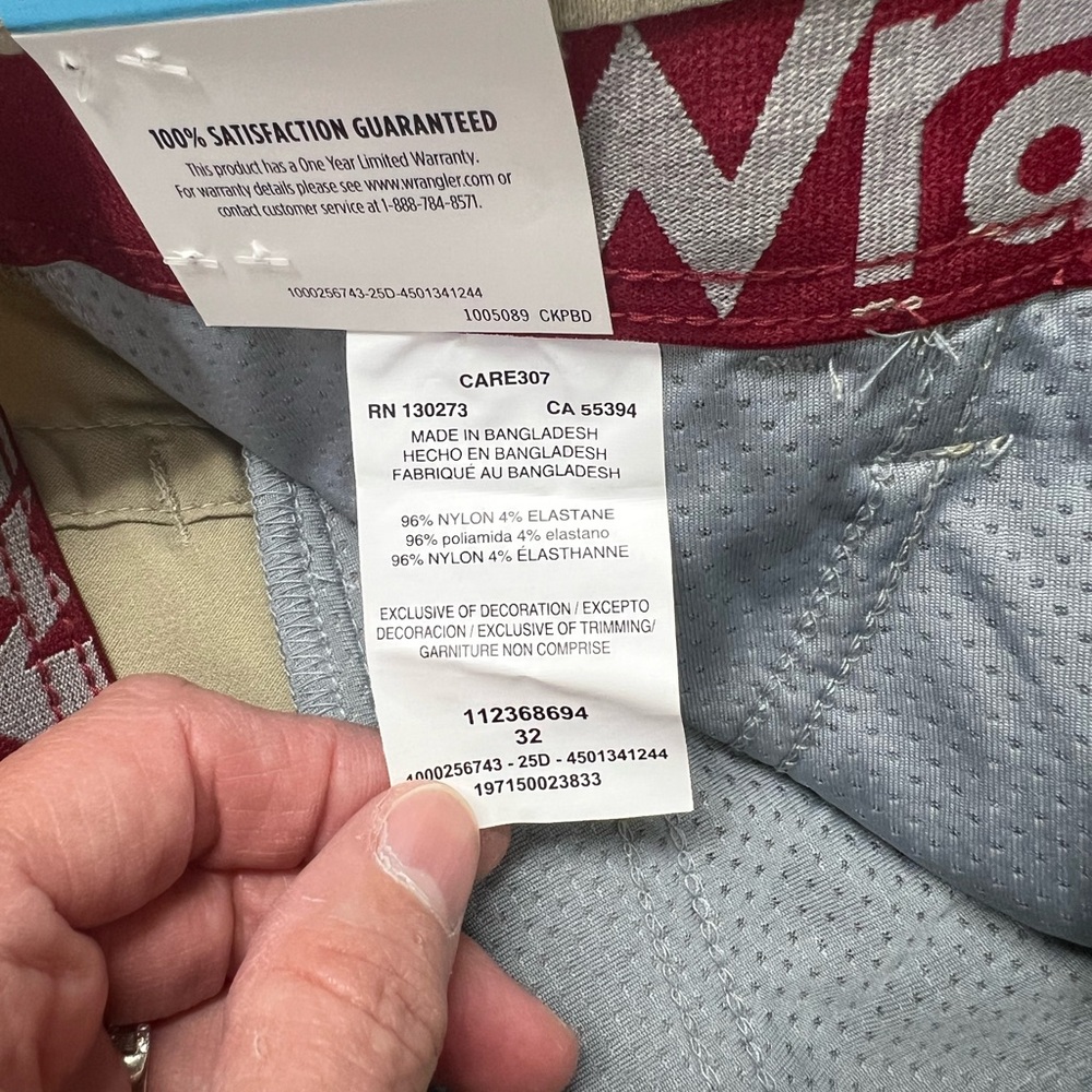 Wrangler Men's Khaki Cargo Shorts - Picture 6 of 6
